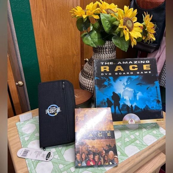 NWT The Amazing Race DVD Board Game Bundle, DVD Storage Case & 7th Season #MOYC - Picture 1 of 6